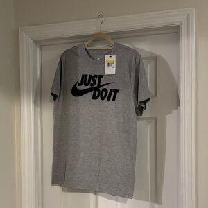 Nike Gray Short Sleeve Men's Tee